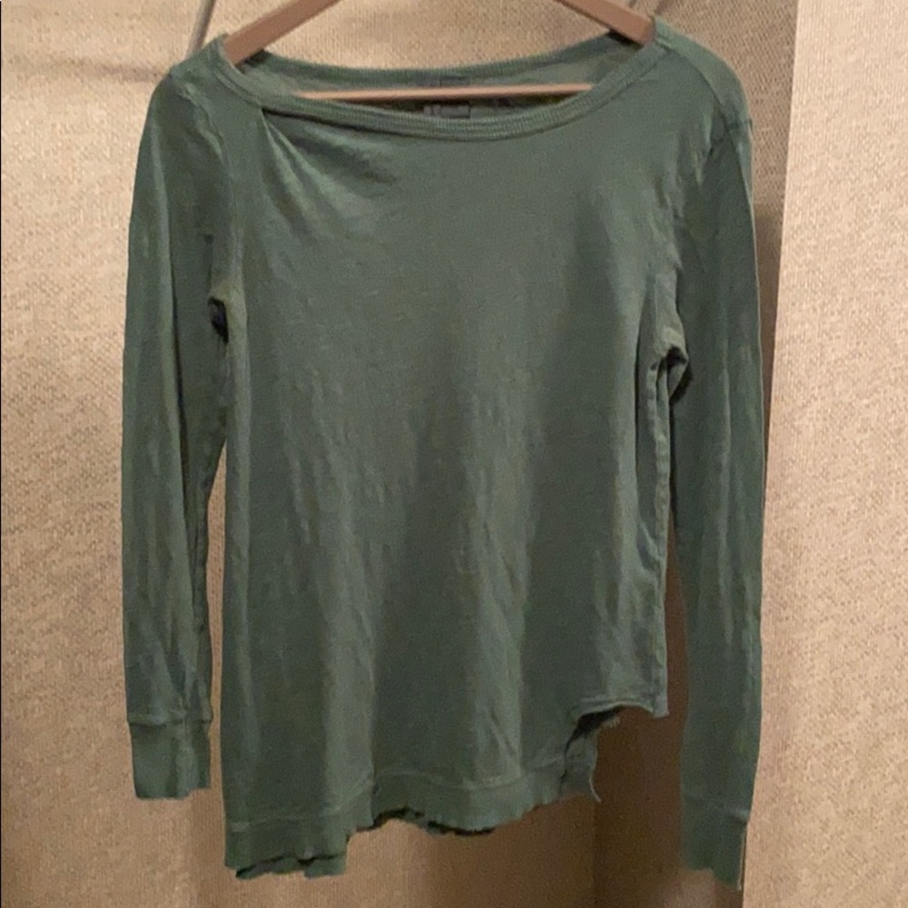 Anthropologie Long sleeve asymmetrical t-shirt. XS